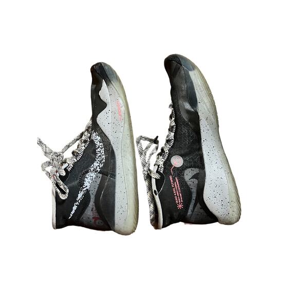 Nike Zoom KD12 Basketball Sneakers Boys Size 6.5 Black and Cement Gray & Black - Picture 2 of 5